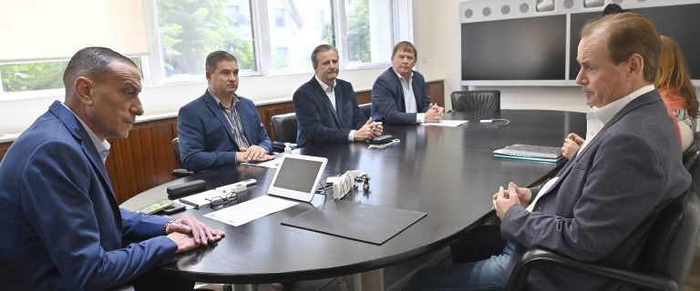 Gestionan más obras viales para Entre Ríos