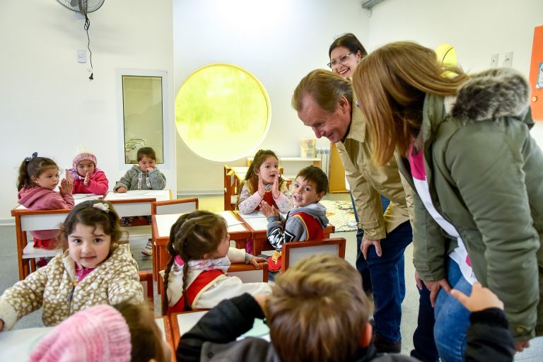 Bordet inauguró obras educativas y volvió a plantear alternativas sobre el gasoil