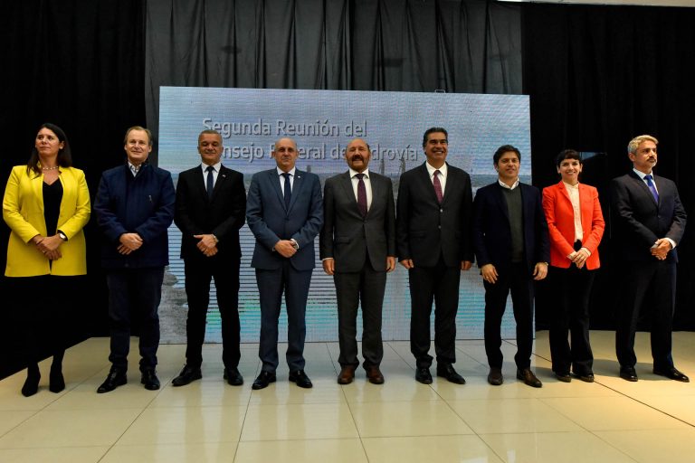 Bordet propuso a Nación incorporar el dragado de los puertos secundarios de la provincia