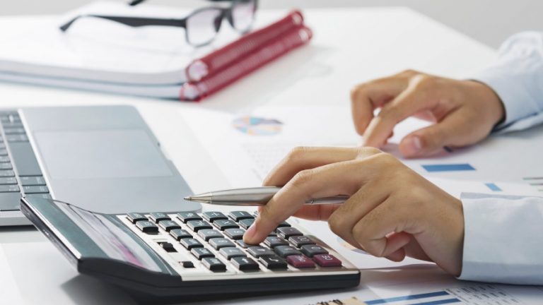 Alivio fiscal: comienzan a regir los nuevos topes de facturación