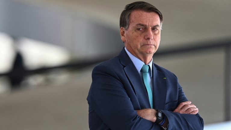 Bolsonaro dice que EEUU quedará aislado si Lula triunfa y Sudamérica “se pinta de rojo”
