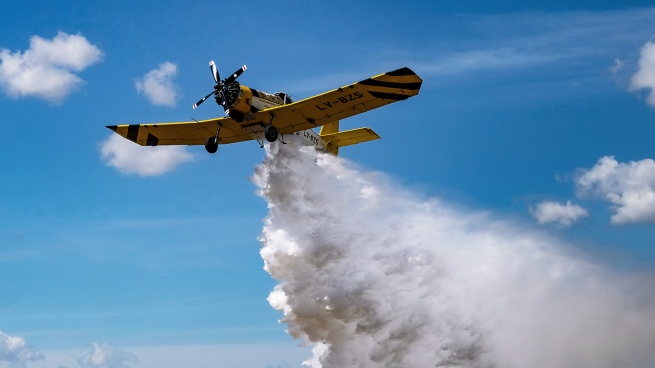 Sumaron aviones hidrantes y helicópteros para enfrentar los incendios del Delta del Paraná