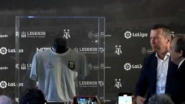 Matthaus entregó la camiseta que Maradona usó en la final de México ’86