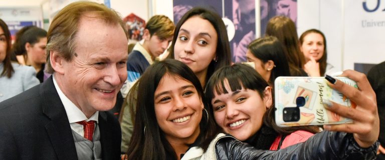 Bordet anunció el incremento de becas para 45.000 estudiantes entrerrianos