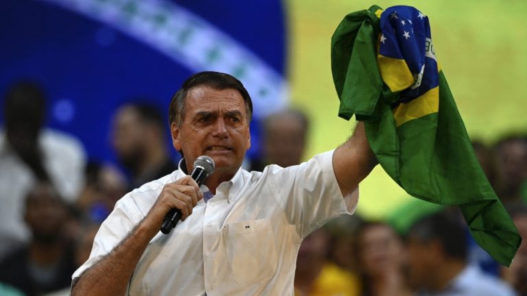 Bolsonaro agita el fantasma del fraude