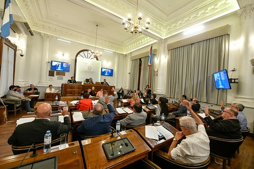 El Senado tratará en comisión el proyecto de Presupuesto 2023 y dio acuerdo para designar jueces