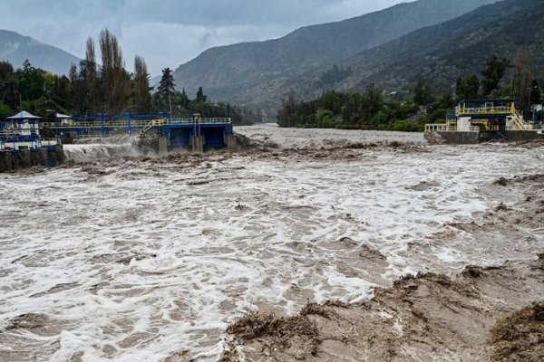 Chile: más de 3.300 personas aisladas por un temporal de lluvias torrenciales
