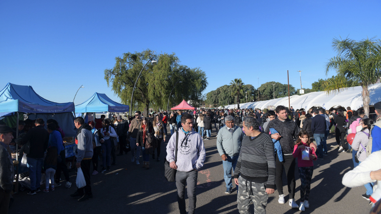 Paranaenses y turistas disfrutan de los atractivos de la ciudad en vacaciones de invierno