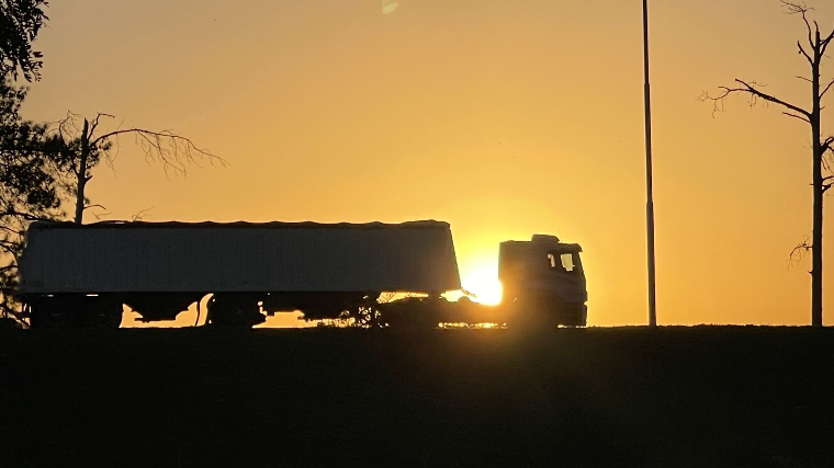 Bahl adjudicó la obra de conectividad Este-Oeste que incluye calles principales y tránsito pesado