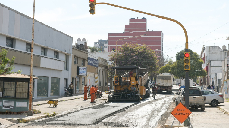 Bahl: “Las obras de reasfaltado garantizan la seguridad de todos, agradezco la paciencia de los paranaenses”