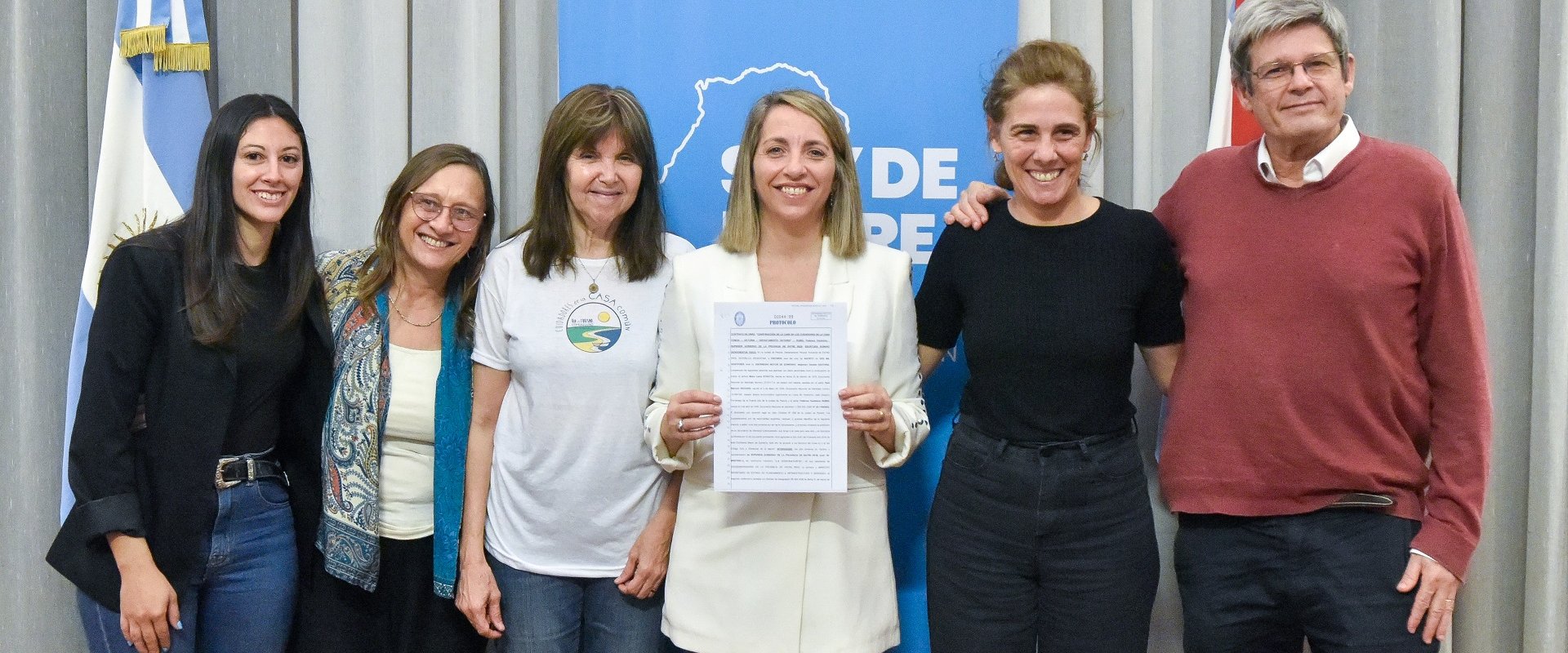 Se firmó el contrato para la construcción de la nueva sede deCuidadores de la Casa Común de Victoria