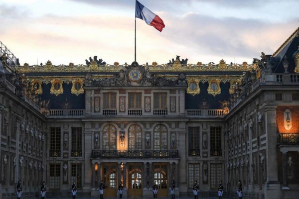 Evacuaron ocho aeropuertos y el Palacio de Versalles por amenazas de bomba