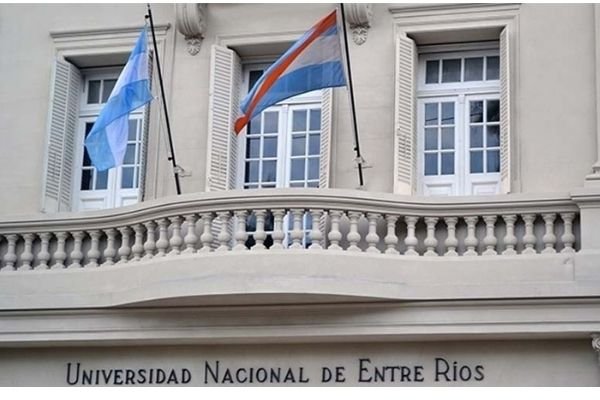 Docentes, investigadores y estudiantes de Uner llaman a no votar a Milei