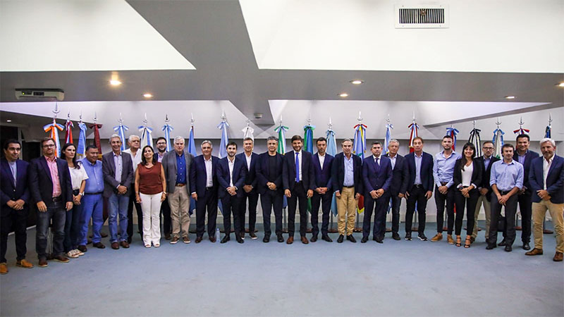 Ley Ómnibus: Gobernadores y diputados del PRO, UCR y Hacemos se reunieron con Francos por acuerdos