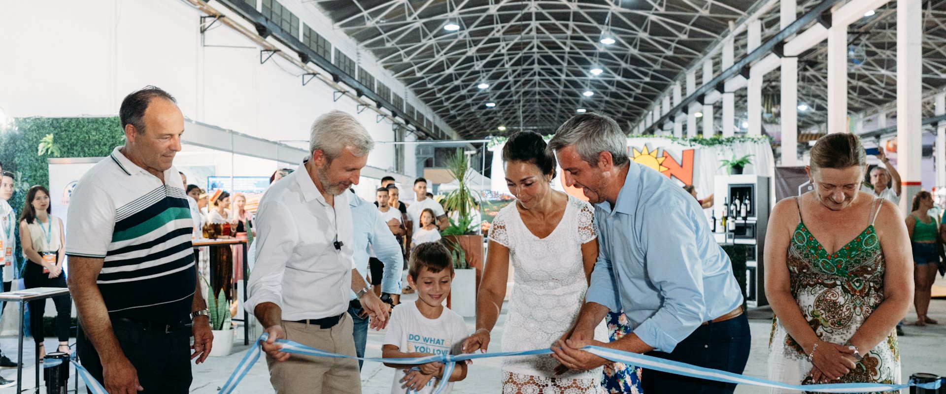 El gobernador participó de la inauguración de la Fiesta Nacional de la Artesanía