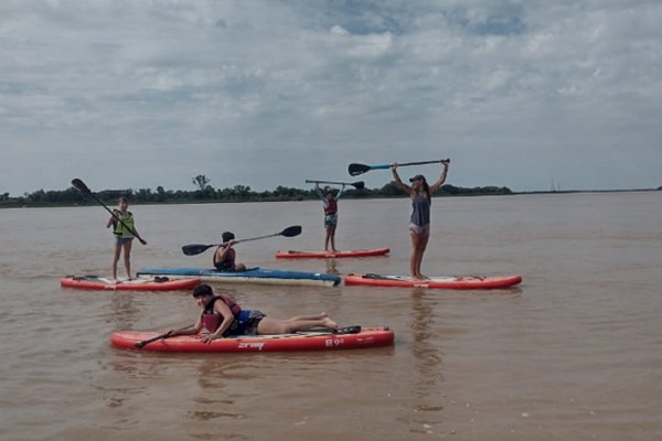 Invitan a participar de la escuela municipal de SUP para adultos