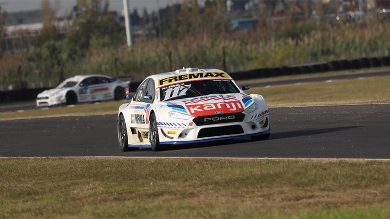 Matías Rossi se impuso en Buenos Aires y se afianza en la cima de Top Race