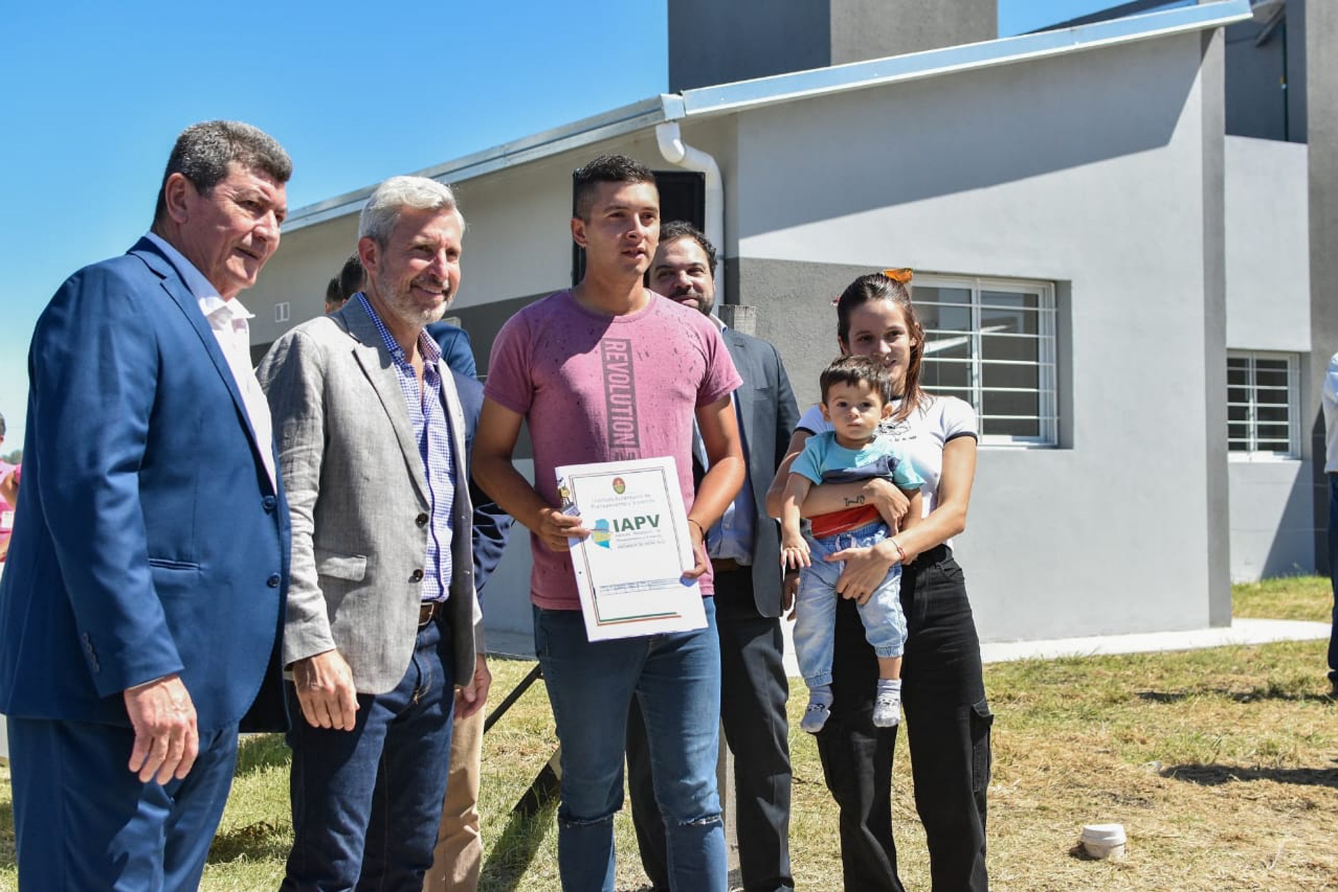 IAPV tiene en marcha más de 400 soluciones habitacionales