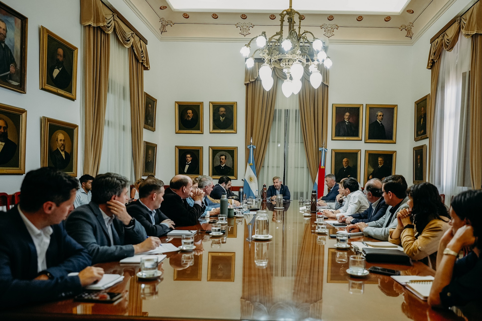 Frigerio encabezó una nueva reunión de gabinete para tratar temas de gestión