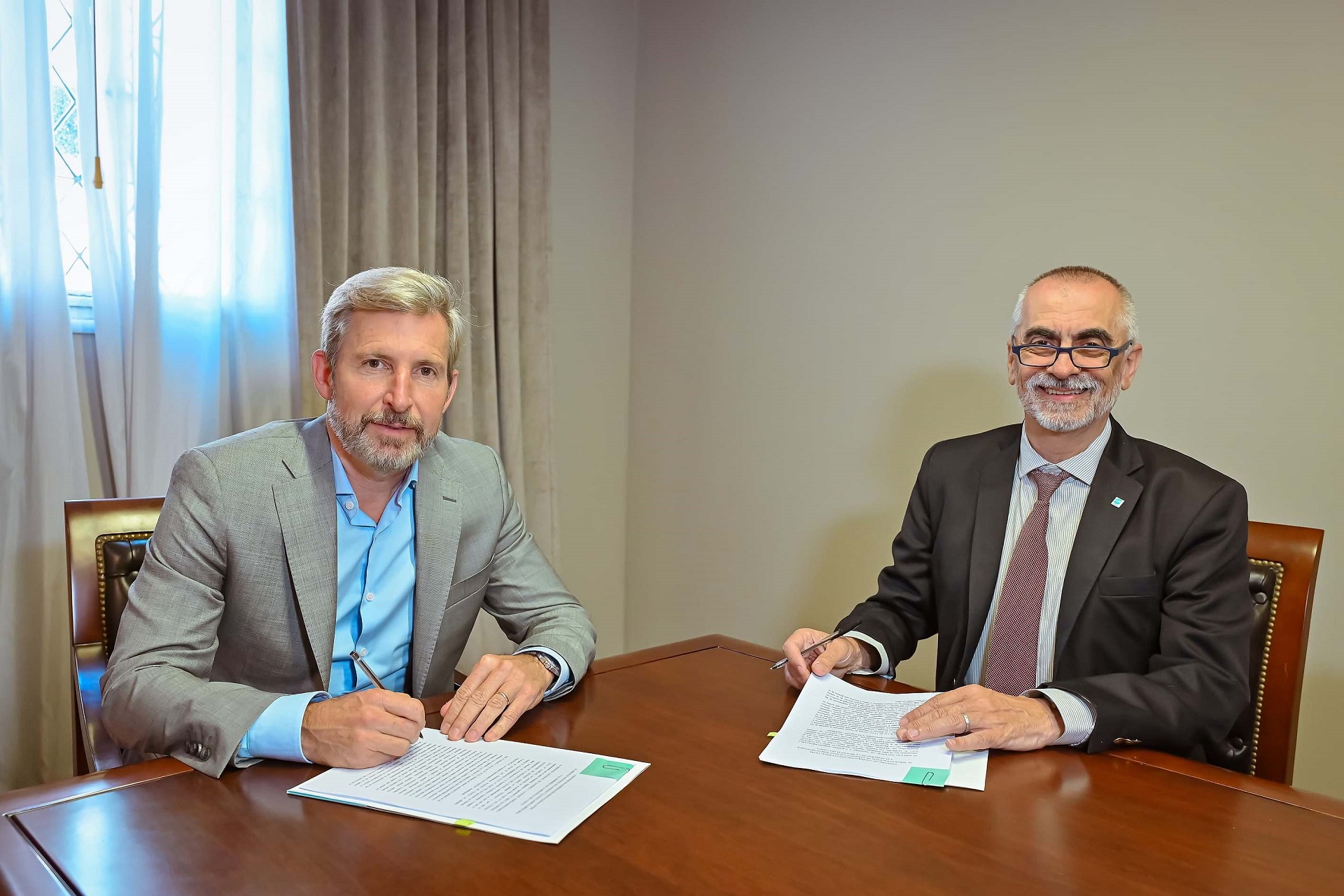 La provincia firmó un convenio con el Senasa para unificar criterios y controles sanitarios en los frigoríficos