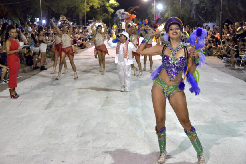 Nogoyá vivió otra noche de carnaval edición 2025