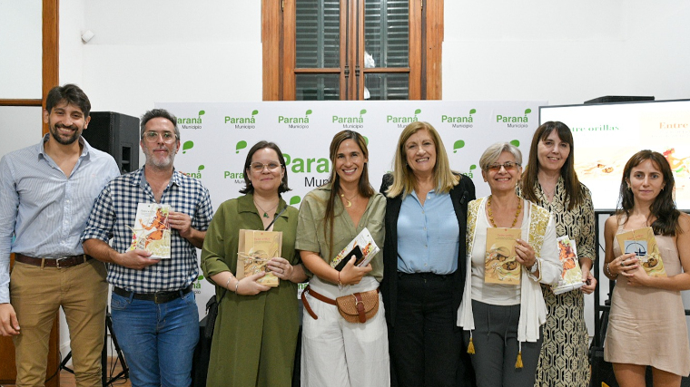 Se entregaron los Premios Literarios Municipales Entre Orillas