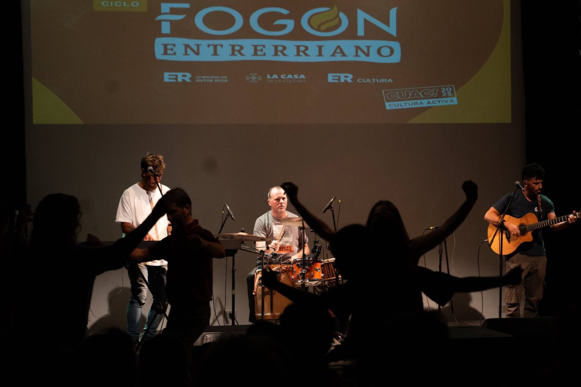 A sala llena, comenzó el ciclo Fogón Entrerriano