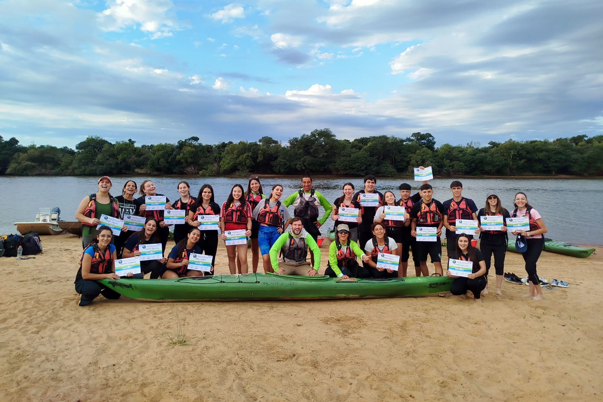 Continúan las visitas estudiantiles al Parque Islas y Canales Verdes del Río Uruguay