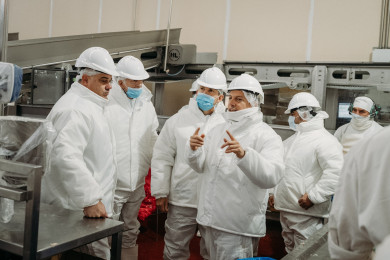 Frigerio visitó el Frigorífico Alberdi en Oro Verde y analizó alcances de la expansión que proyecta la firma