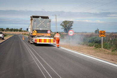 Ultiman detalles para finalizar la obra de pavimentación entre San Rafael y Santa Rosa