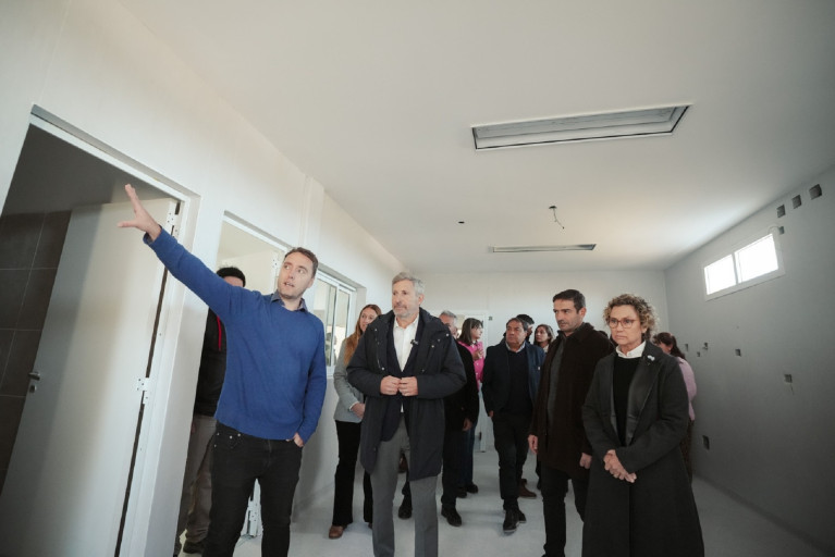 El gobernador visitó las obras de ampliación del hospital Salaberry de Victoria