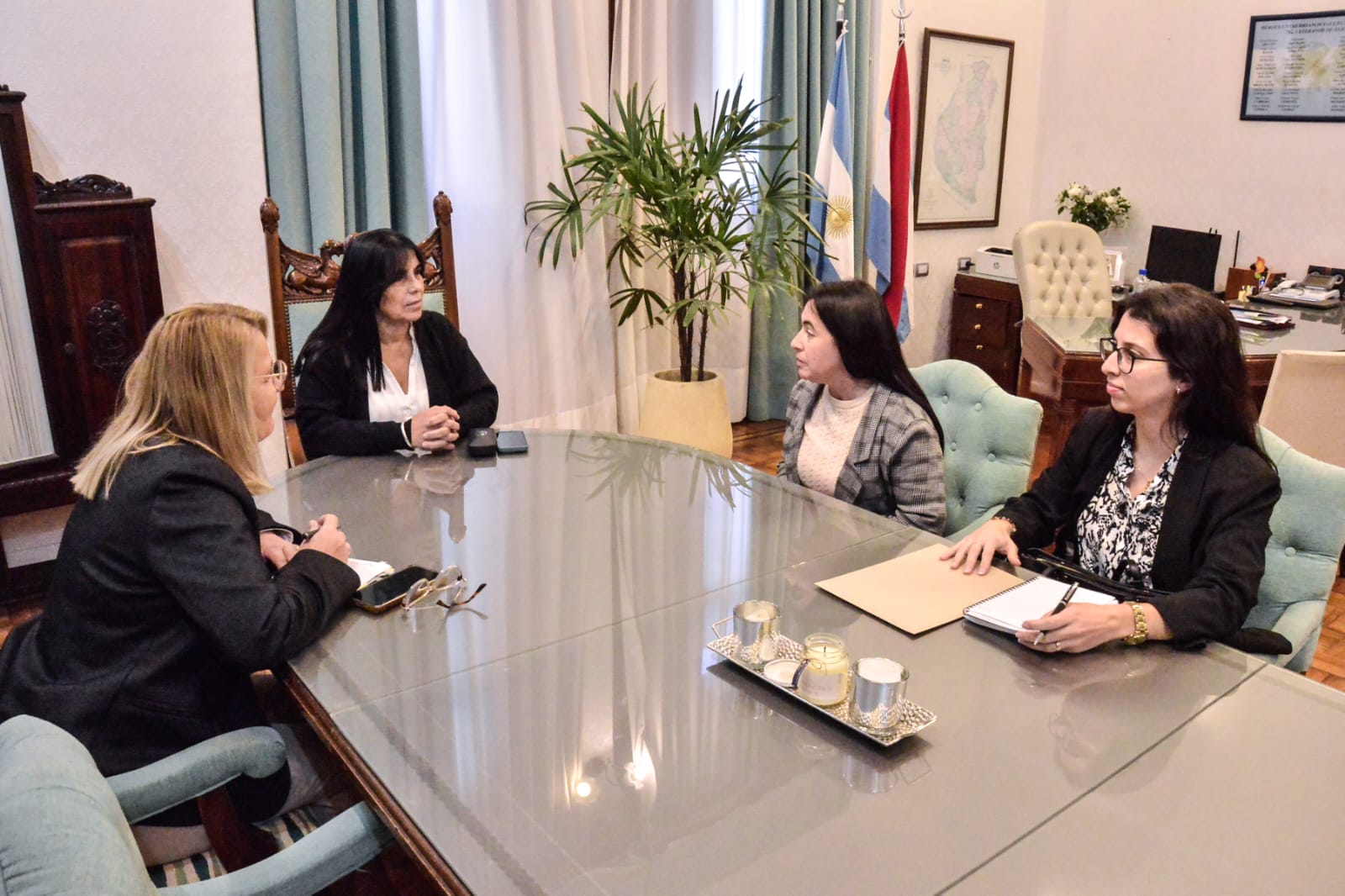 Aluani recibió a la presidenta comunal de Las Cuevas