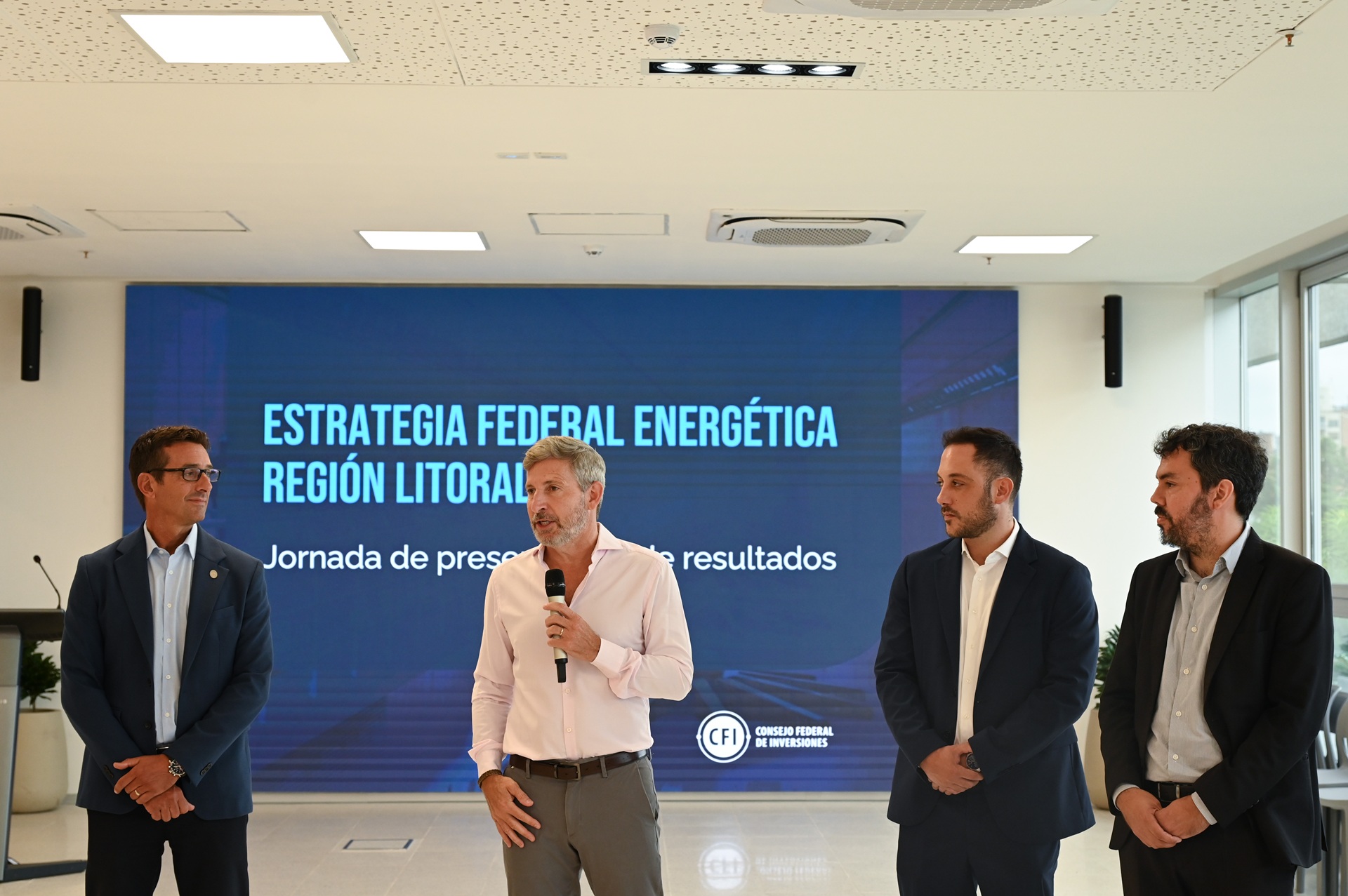 El gobernador participó de la presentación de la Estrategia Federal Energética