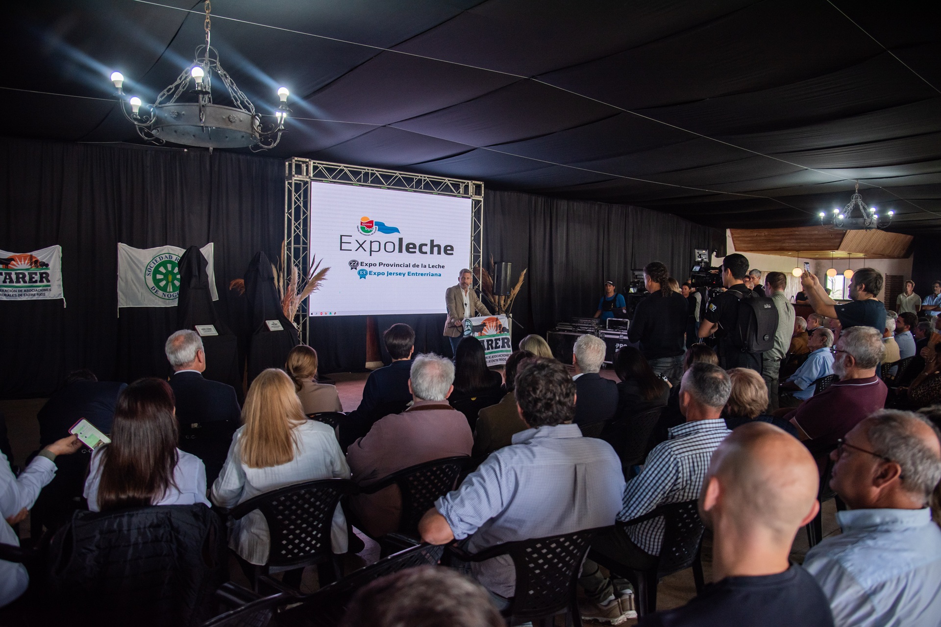 Frigerio encabezó un emotivo homenaje a Jorge Chemes