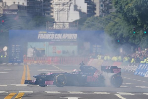 Impactante exhibición de Colapinto con el auto en llamas